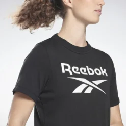 Camiseta Manga Corta Mujer Reebok Identity Negro -Equipo De Fitness camiseta manga corta mujer reebok identity negro 4
