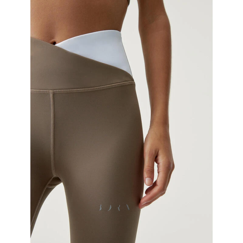 Born Living Yoga Legging De Mujer En Tejido Performance Con Capri 3 Born Living Yoga Legging De Mujer En Tejido Performance Con Capri - Imagen 3