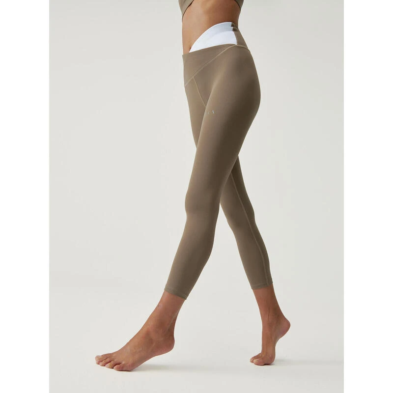 Born Living Yoga Legging De Mujer En Tejido Performance Con Capri 1 Born Living Yoga Legging De Mujer En Tejido Performance Con Capri