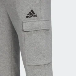 ADIDAS Pantalón Essentials Fleece Regular Tapered Cargo -Equipo De Fitness pantalon essentials fleece regular tapered cargo 4