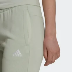 ADIDAS Pantalón Essentials French Terry Logo -Equipo De Fitness pantalon essentials french terry logo 4